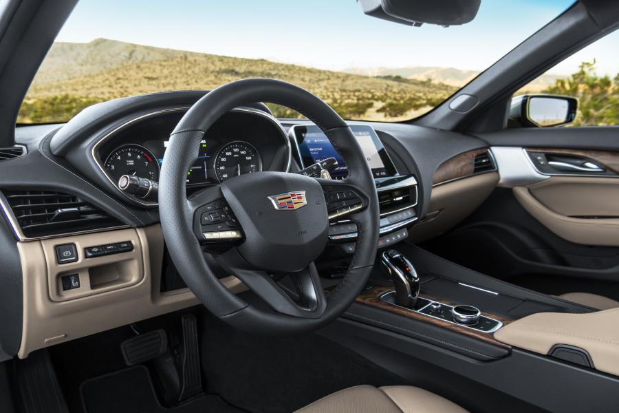 Торпедо Cadillac CT5 Premium Luxury 2019 года  (фото 7 из 16)